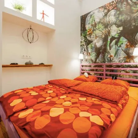 Budget By Hi5-kiraly 99 * Budapest