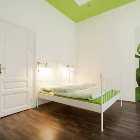 Budget By Hi5-kiraly 99 Budapest