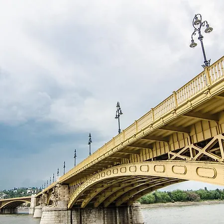Budget By Hi5-kiraly 99 Budapest