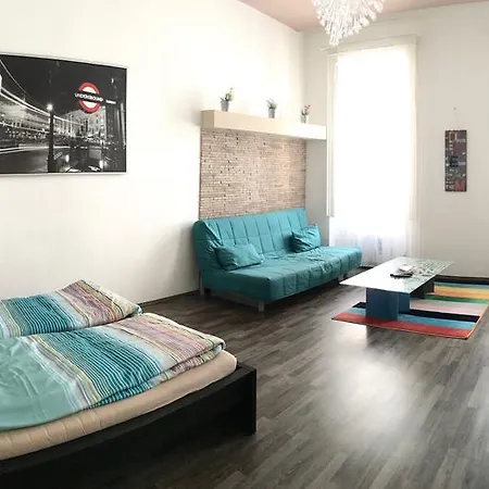 Budget By Hi5-kiraly 99 * Budapest