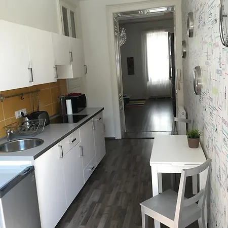 Budget By Hi5-kiraly 99 Budapest